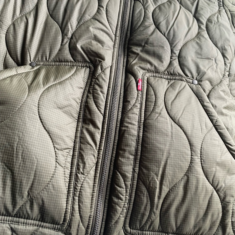 Levi’s Quilted Sage Puffer - Size S - Picture 5 of 8